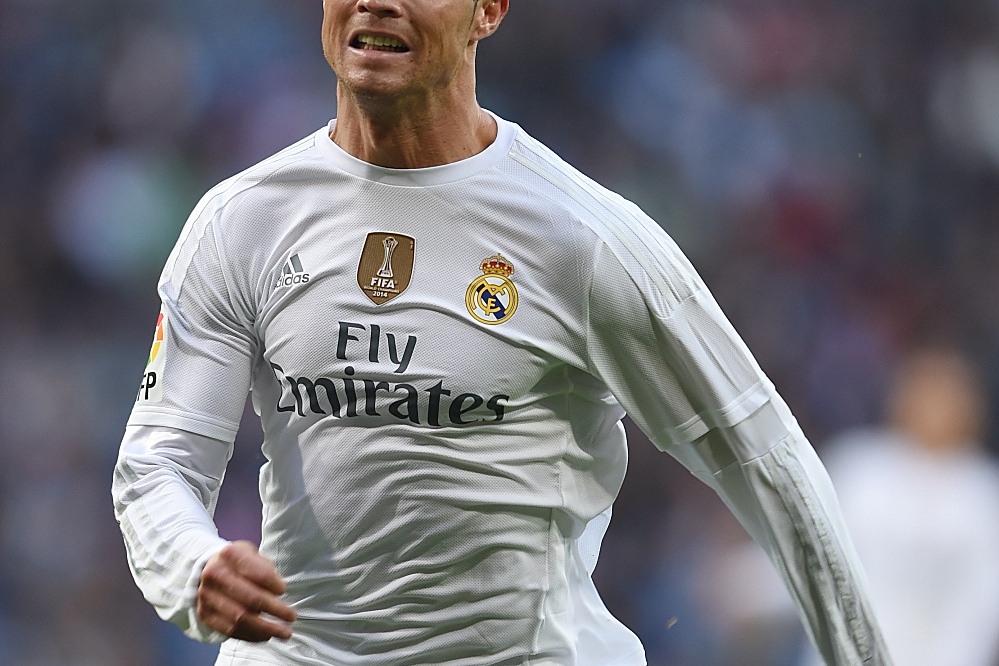 报价超十亿英镑，英媒：派拉蒙获得四年在英国的欧冠转播权（英媒：派拉蒙以超10亿英镑竞得英国欧冠四年转播权）