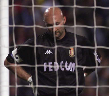 意杯半场：吉姆斯蒂建功，菲尼染红，亚特兰大暂1-0热那亚（意大利杯半场战报：吉姆斯蒂破门，菲尼染红，亚特兰大暂1-0领先热那亚）