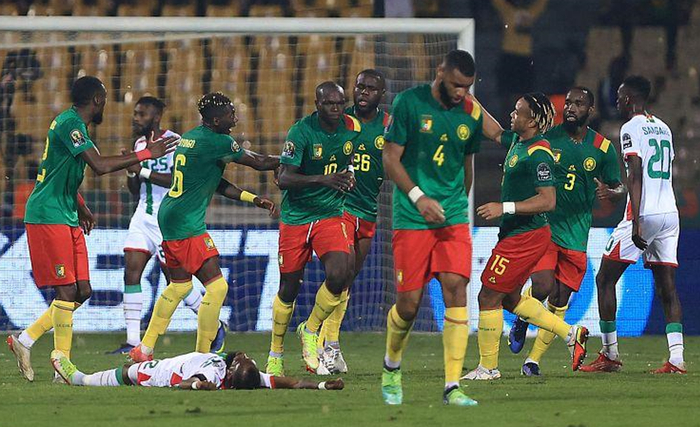 中超前瞻：泰山全队力助瓦科冲击金靴，武汉无意顺水推舟（中超前瞻：泰山力挺瓦科冲击金靴，武汉不愿成全）