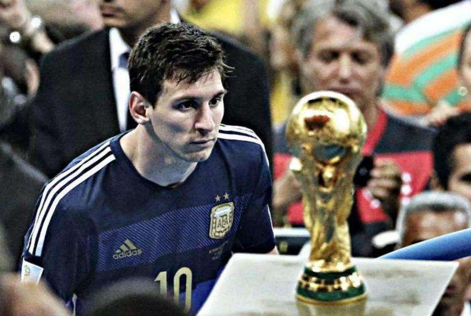 🎮HLE 1-1 T1：Kanavi装甲猴离谱送命，T1扳平总比分