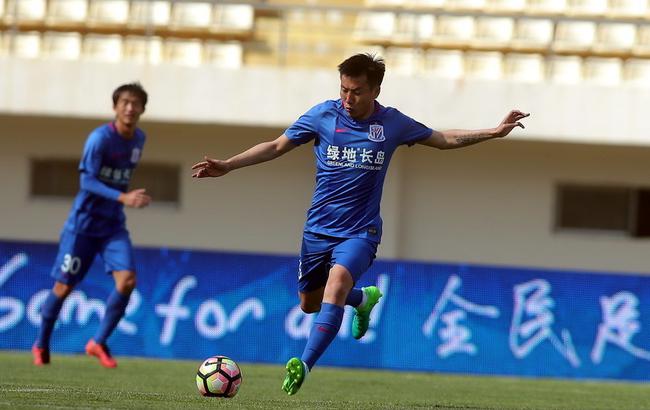 北京时间12月12日凌晨01：45，欧联杯联赛阶段将迎来一场处境迥异的对决。